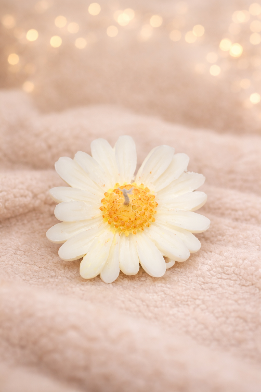 🌼 Świeca Stokrotka – podziękowanie dla gości, ręcznie robiona świeca sojowa