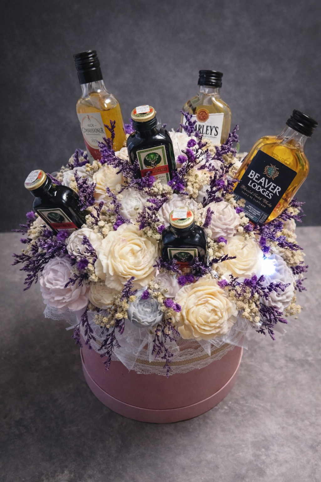 Flowerbox podświetlany – 50 świec sojowych i 6 buteleczek alkoholu