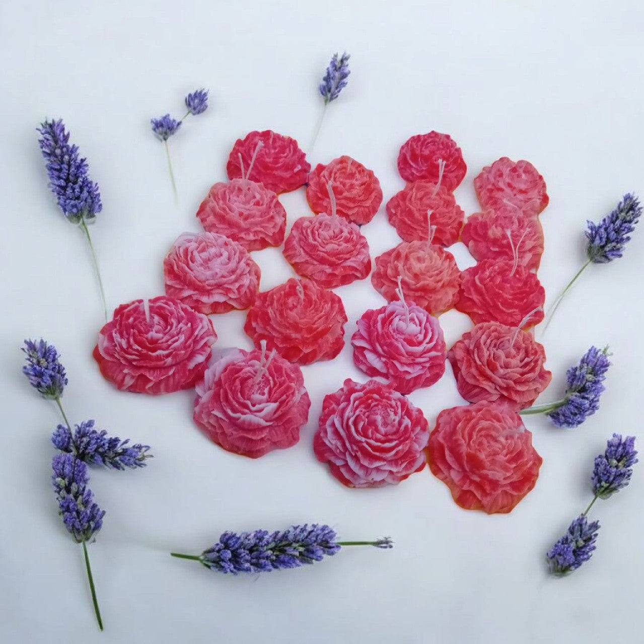 🌸 Świeca sojowa Piwonia M – elegancka świeca dekoracyjna